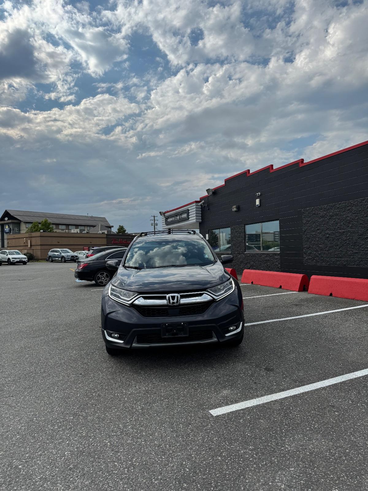 2017 Honda CRV — photo 1 of 12