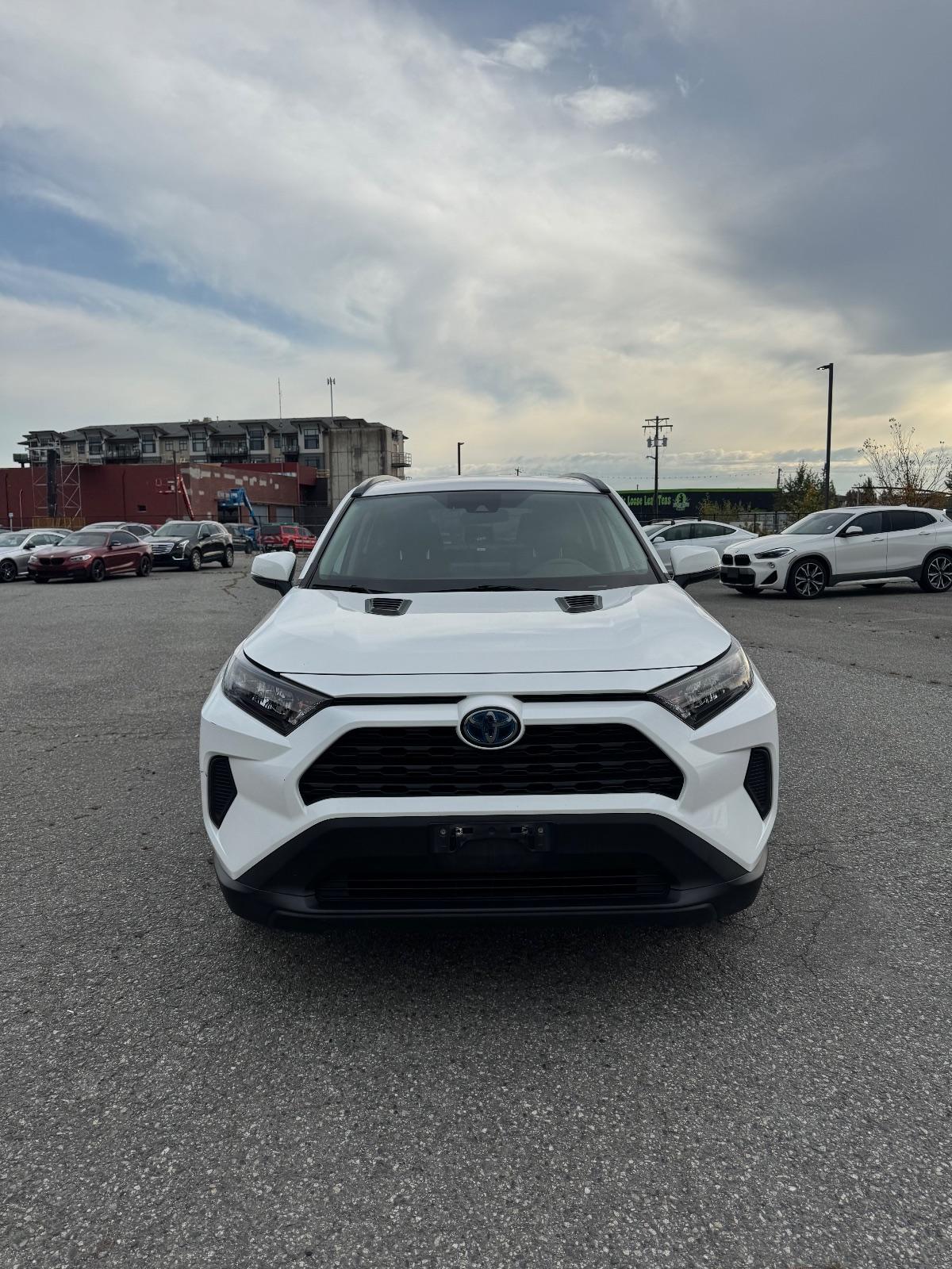 2019 Toyota Rav4 — photo 1 of 10